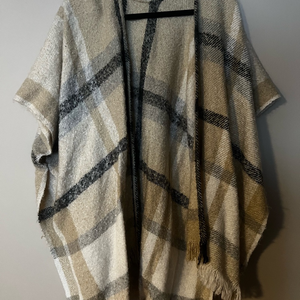 LOFT Plaid Cape in Cream and Tan